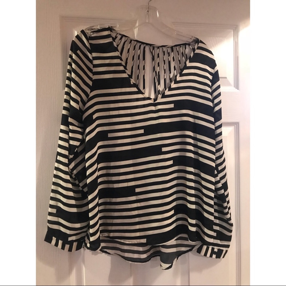 Black and white top
